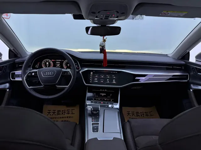 Audi A7L — Фото автомобиля 8