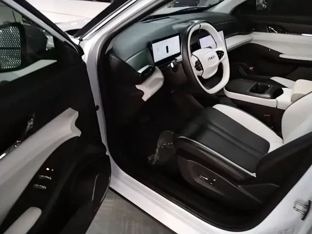 Dongfeng Fengshen L7 — Фото автомобиля 12
