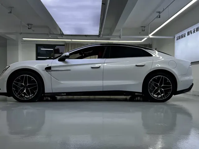 BYD U7 — Фото автомобиля 9