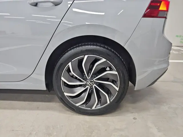 Volkswagen Golf — Фото автомобиля 14