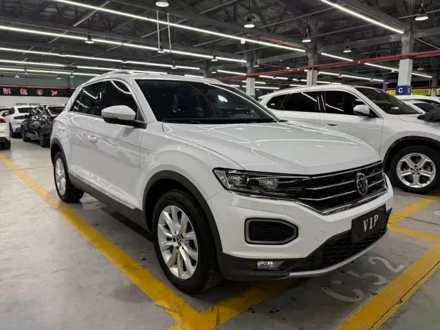 Volkswagen T-Roc — Фото автомобиля 3
