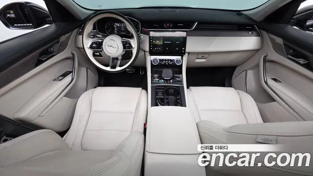 Jaguar F-Pace — Фото автомобиля 7