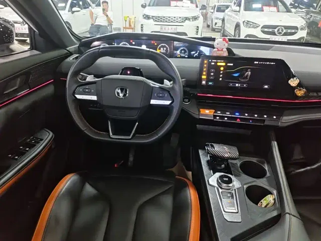 Changan UNI-V — Фото автомобиля 12