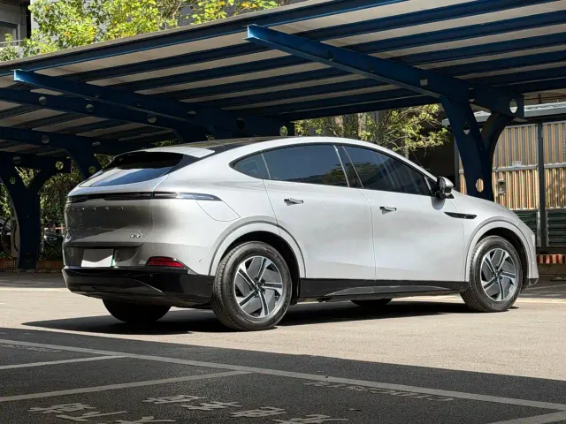 Xpeng G6 — Фото автомобиля 6