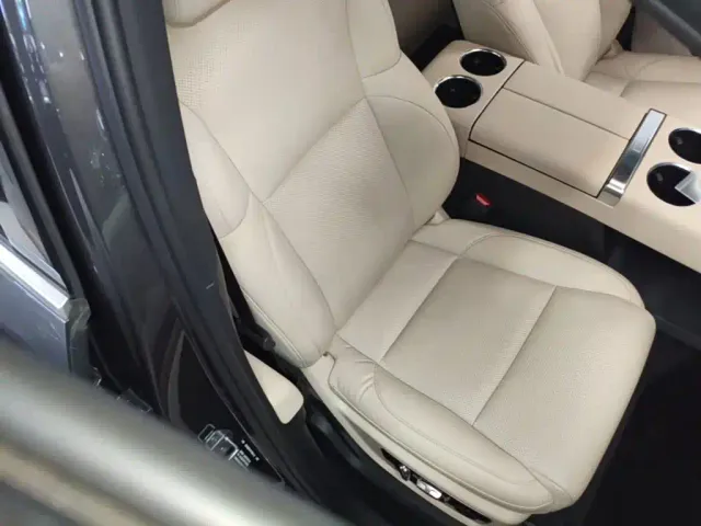 Li Auto L8 — Фото автомобиля 24