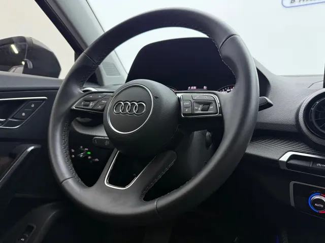 Audi Q2L — Фото автомобиля 14