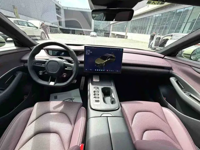Xiaomi SU7 — Фото автомобиля 9