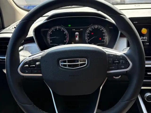 Geely Binyue — Фото автомобиля 14