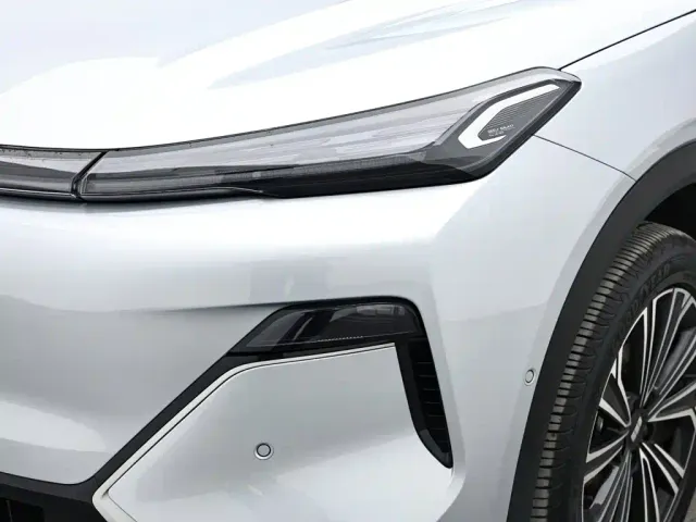 Geely Galaxy Starship 7 EM-i — Фото автомобиля 18