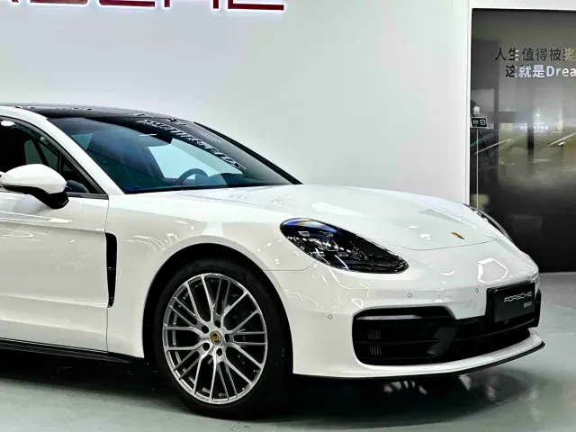 Porsche Panamera — Фото автомобиля 10