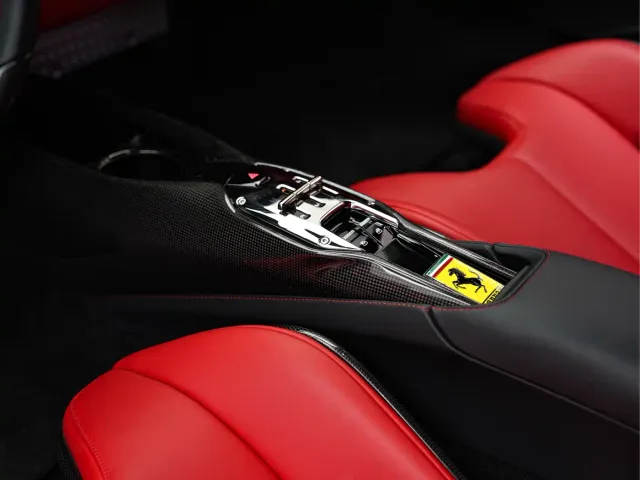 Ferrari SF90 — Фото автомобиля 12