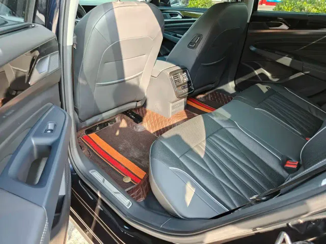 Volkswagen Passat — Фото автомобиля 12