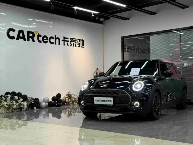Фотография автомобиля — MINI Clubman