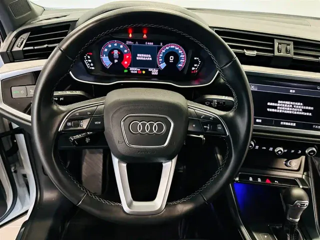 Audi Q3 — Фото автомобиля 13