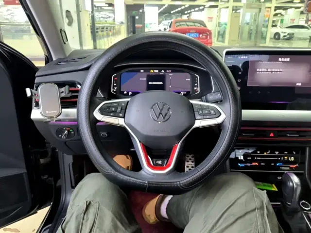 Volkswagen Lavida — Фото автомобиля 10