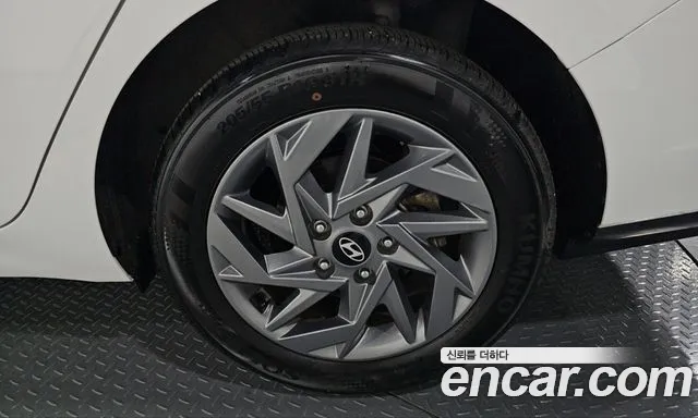 Hyundai Avante CN7 — Фото автомобиля 6