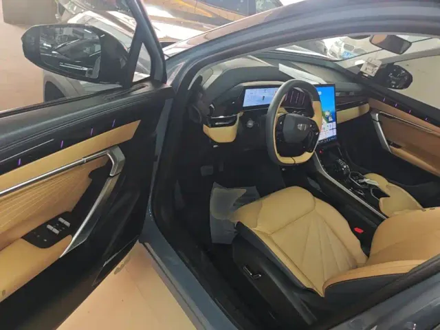 Geely Boyue L — Фото автомобиля 15