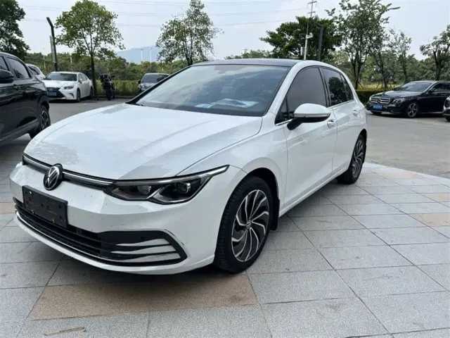 Фотография автомобиля — Volkswagen Golf