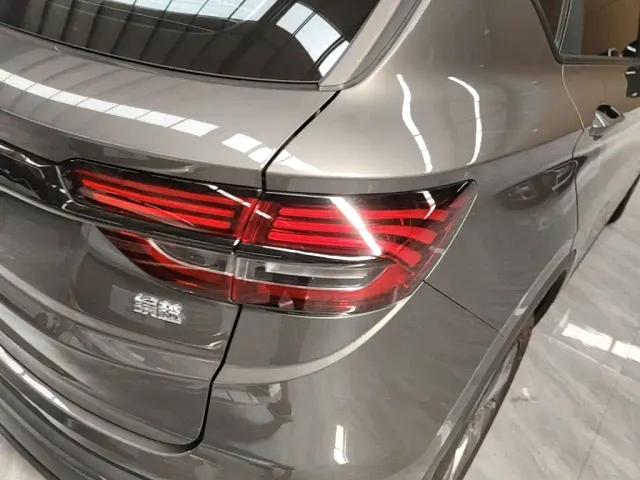 Geely Binyue — Фото автомобиля 7