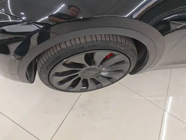 Tesla Model Y — Фото автомобиля 22