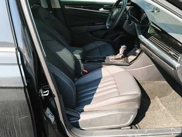 Volkswagen Passat — Фото автомобиля 24