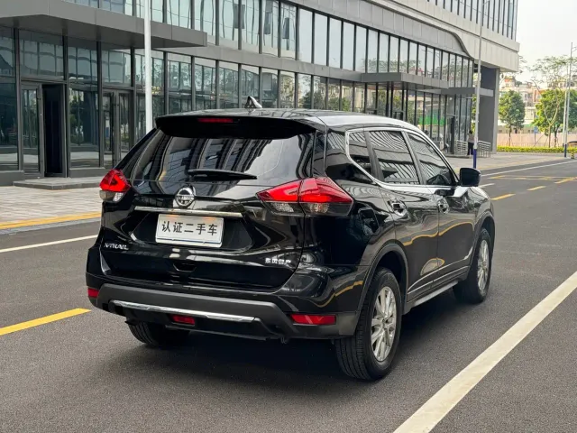 Nissan X-Trail — Фото автомобиля 7