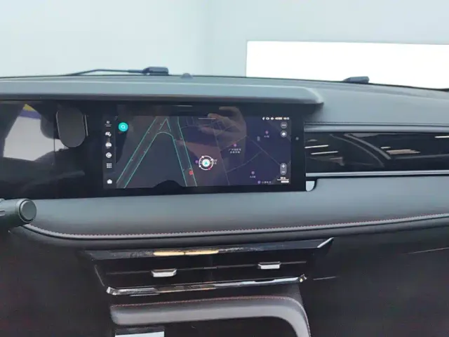 Roewe i5 — Фото автомобиля 13