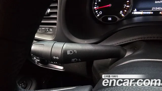 Jeep Renegade — Фото автомобиля 20