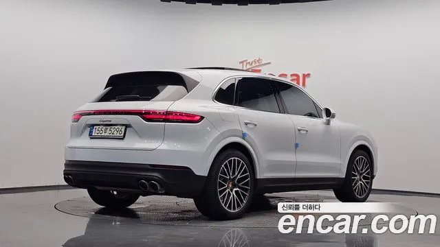 Porsche Cayenne — Фото автомобиля 2