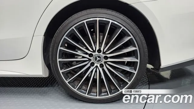 Mercedes-Benz CLS-Class — Фото автомобиля 19
