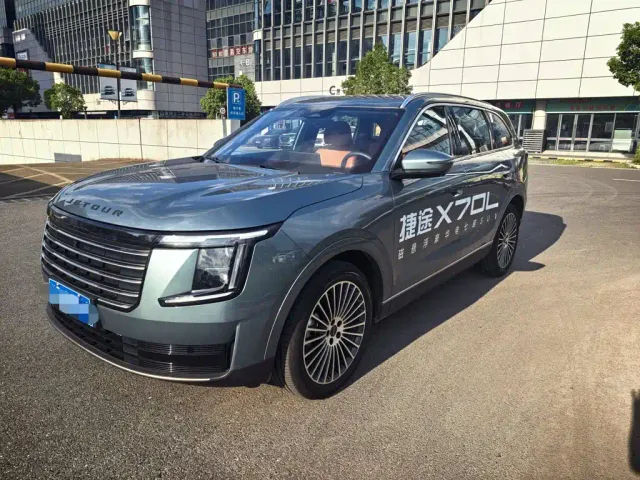 Фотография автомобиля — Jetour X70L