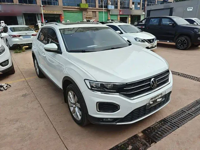 Volkswagen T-Roc — Фото автомобиля 3