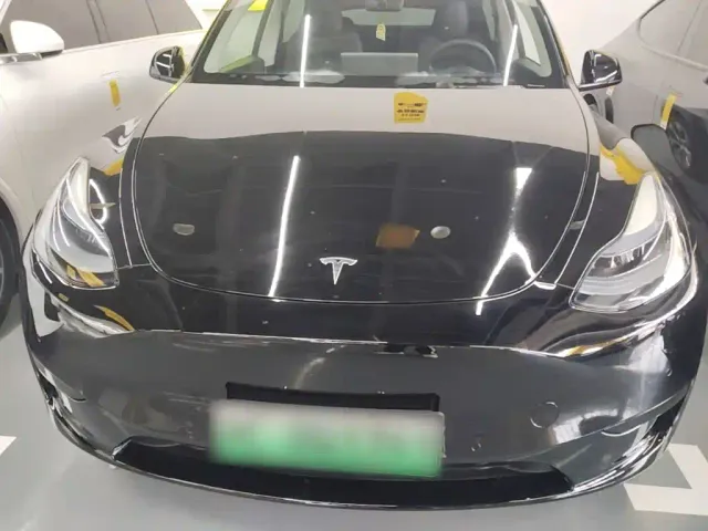 Tesla Model Y — Фото автомобиля 2