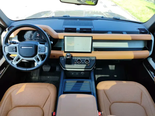 Land Rover Defender — Фото автомобиля 10
