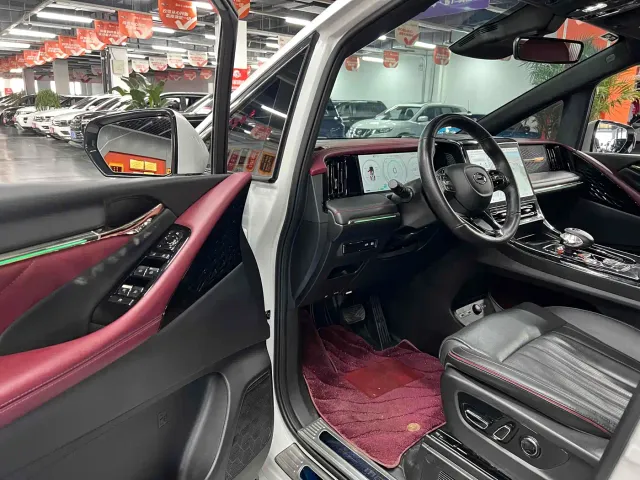 GAC Trumpchi M8 — Фото автомобиля 6