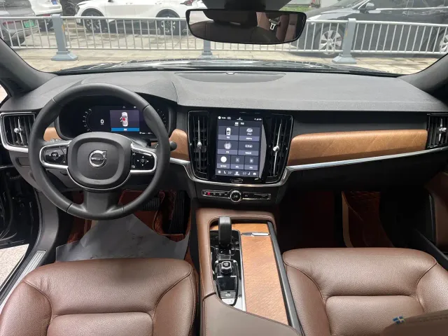 Volvo S90 — Фото автомобиля 6