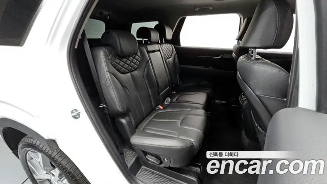 Hyundai Palisade Palisade Дизель 2.2 2WD — Фото автомобиля 12