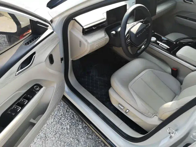 Wuling Starlight — Фото автомобиля 15