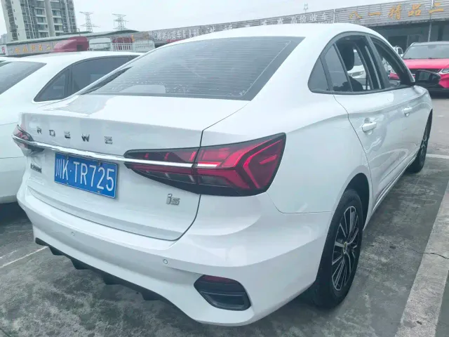 Roewe i5 — Фото автомобиля 4
