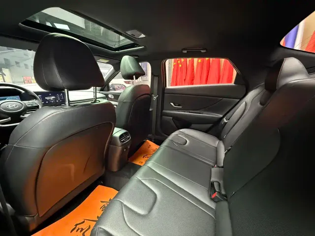 Hyundai Elantra — Фото автомобиля 13