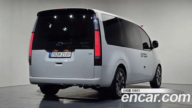Hyundai Staria Staria 4WD Lounge 9 мест — Фото автомобиля 2