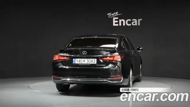 Lexus ES — Фото автомобиля 3