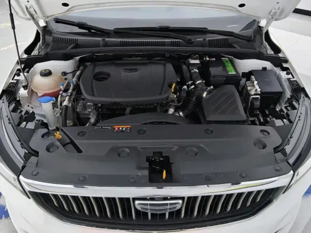 Geely Emgrand — Фото автомобиля 10