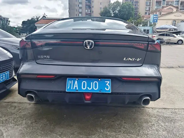 Changan UNI-V — Фото автомобиля 17