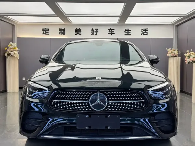 Mercedes-Benz E-Class — Фото автомобиля 2