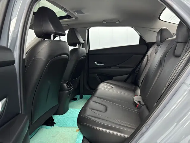 Hyundai Elantra — Фото автомобиля 5