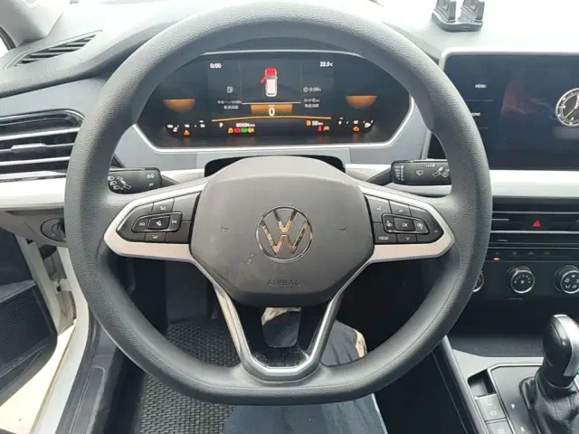 Volkswagen Lavida — Фото автомобиля 10