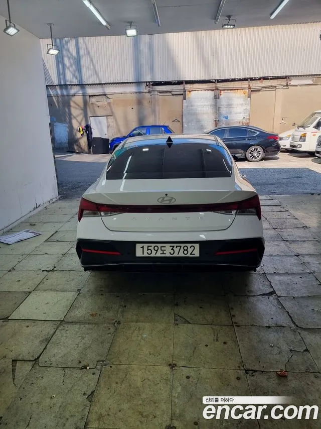 Hyundai Avante CN7 — Фото автомобиля 3
