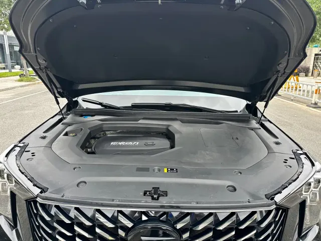 GAC Trumpchi GS8 — Фото автомобиля 10