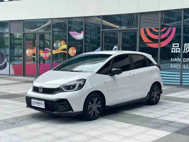 Honda Fit — Фото автомобиля 4